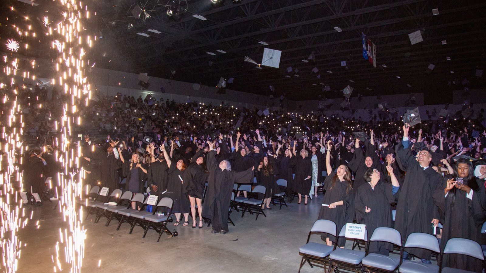 Plus de 875 finissants du Collège Montmorency célèbrent leur diplôme