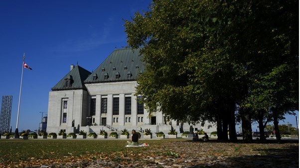 Alerte: La Cour suprême confirme que les demandeurs d'asile ont droit aux CPE