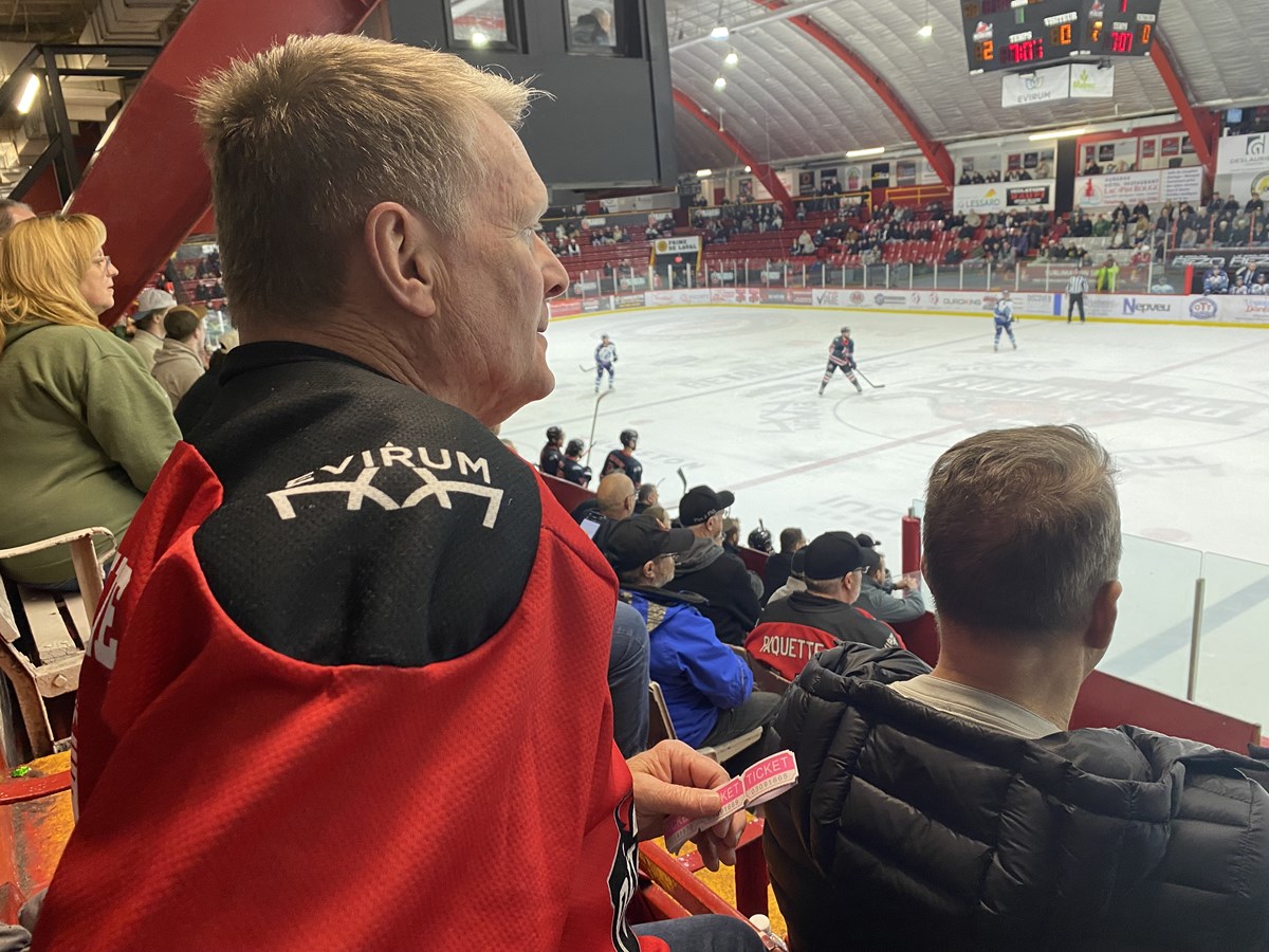 Guillaume est un partisan de la première heure des Pétroliers de
la Ligue nord-américaine de hockey (LNAH).