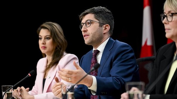 Les conservateurs proposent des réformes dans le régime de congé parental