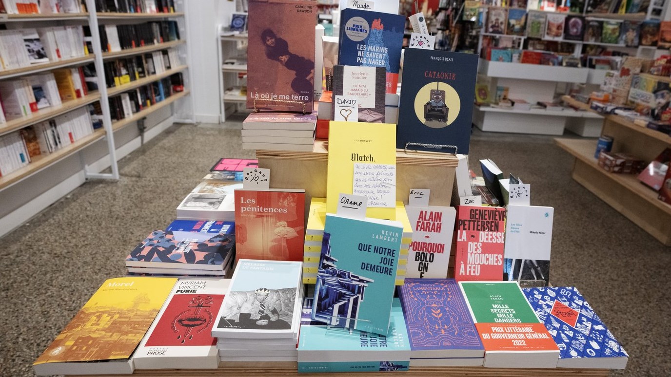 Libraires et ex-ministres dénoncent la fin d'un budget réservé aux livres scolaires