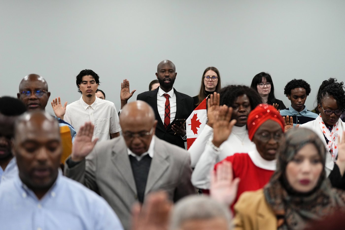Un sondage révèle que l'optimisme est essentiel pour retenir les immigrants