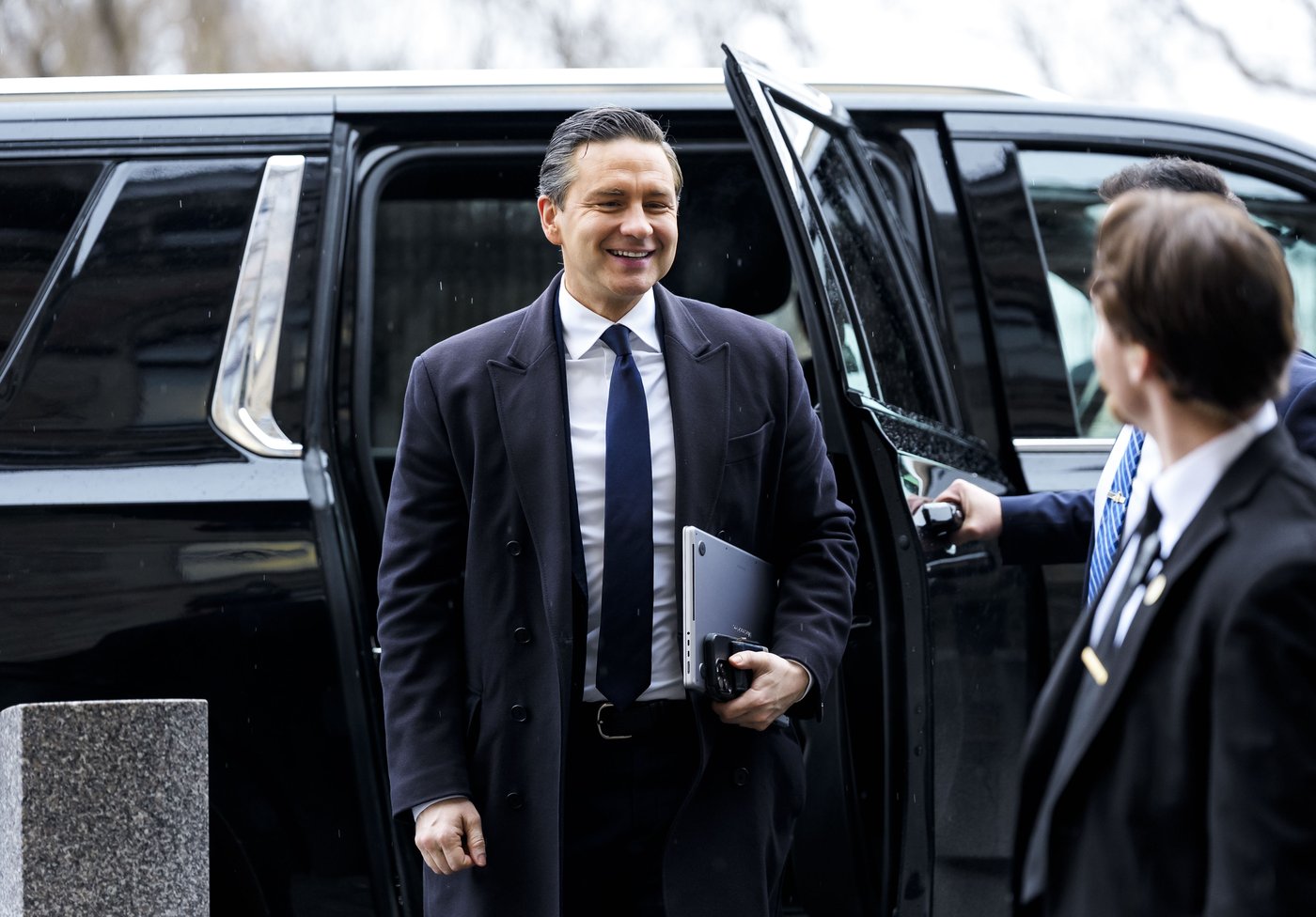 Des députés conservateurs réitèrent leur confiance à l'égard de Pierre Poilievre