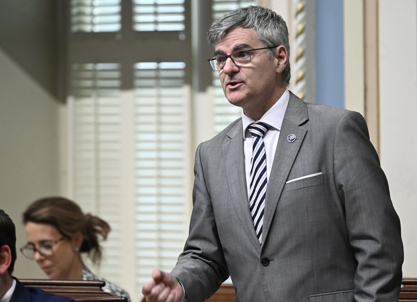 Élection dans La Peltrie: Éric Caire critique Maïté Blanchette Vézina
