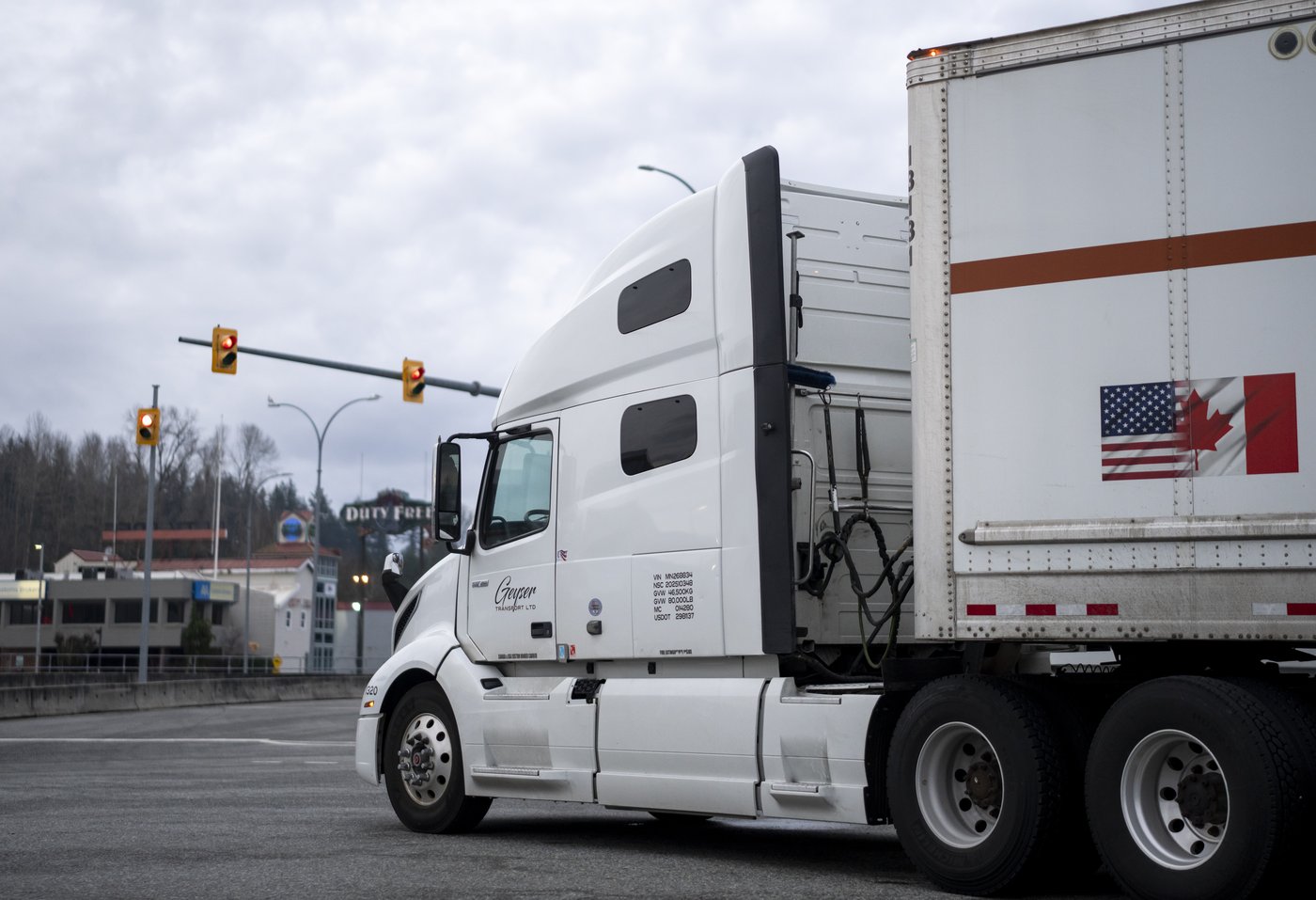 Les concessionnaires canadiens de camions incapables d'acheter de nouveaux modèles
