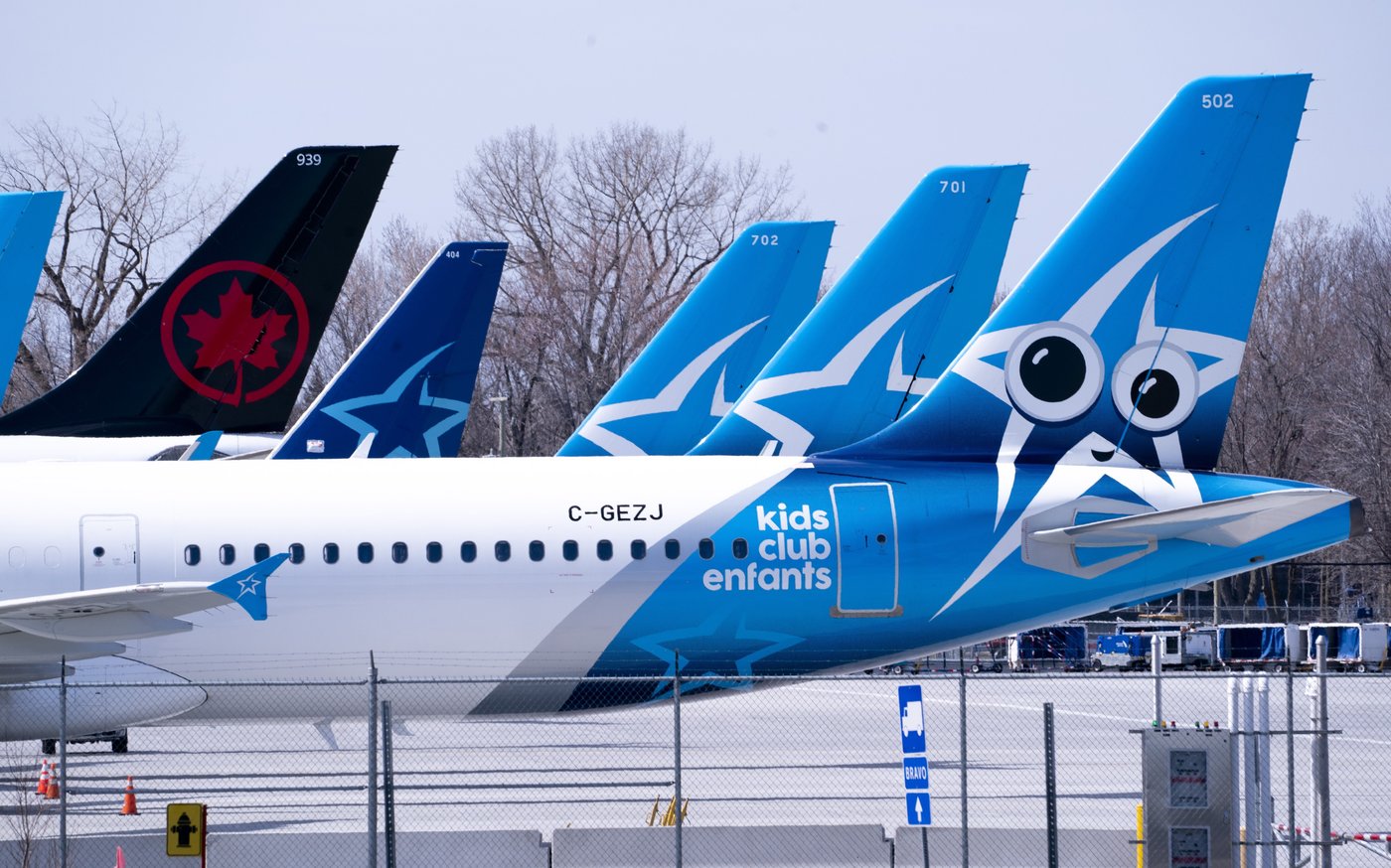 Travail non rémunéré: les agents de bord d'Air Transat veulent qu'Ottawa légifère