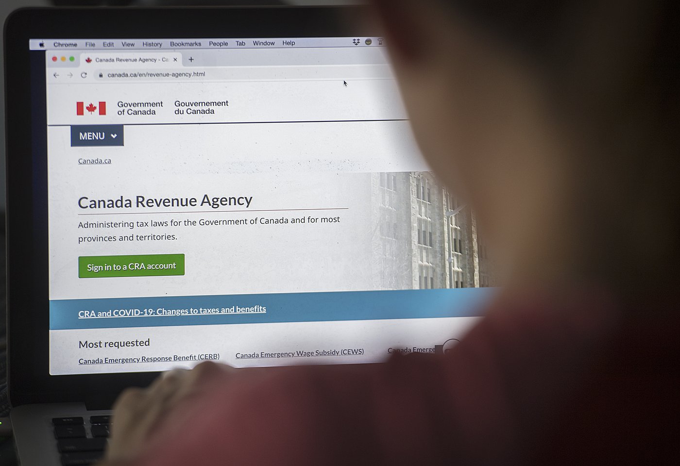 L'ARC embauche plus d'employés dans ses centres d'appels pour améliorer ses services