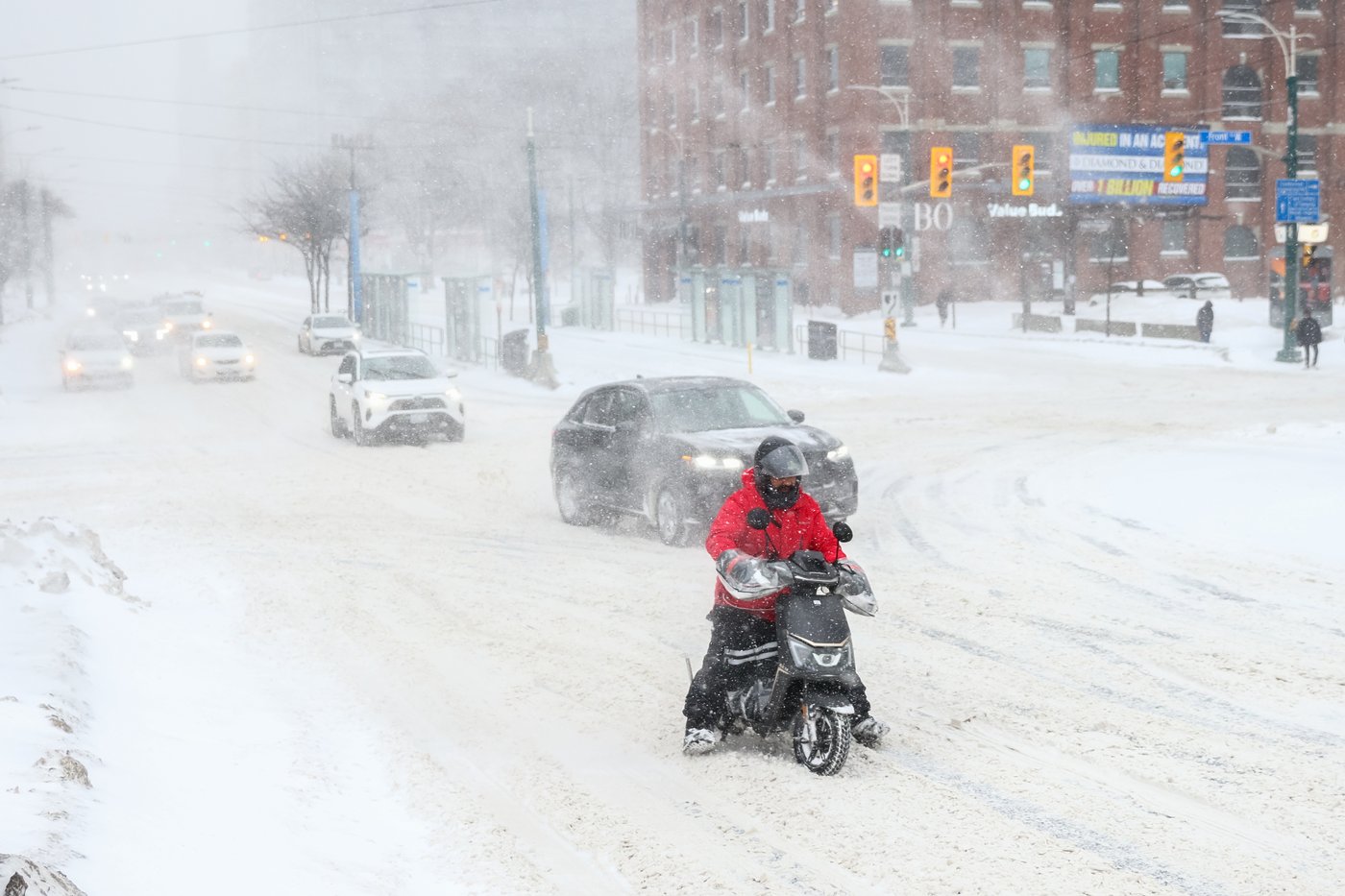 Fermetures d'écoles et retards importants à Toronto en raison de la tempête de neige