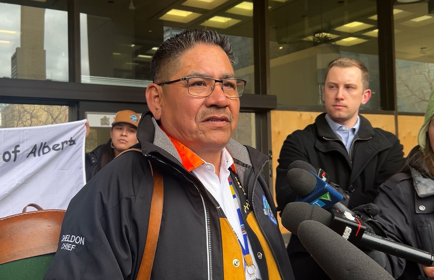 Le tribunal examine une demande d'injonction concernant une pétition en Alberta