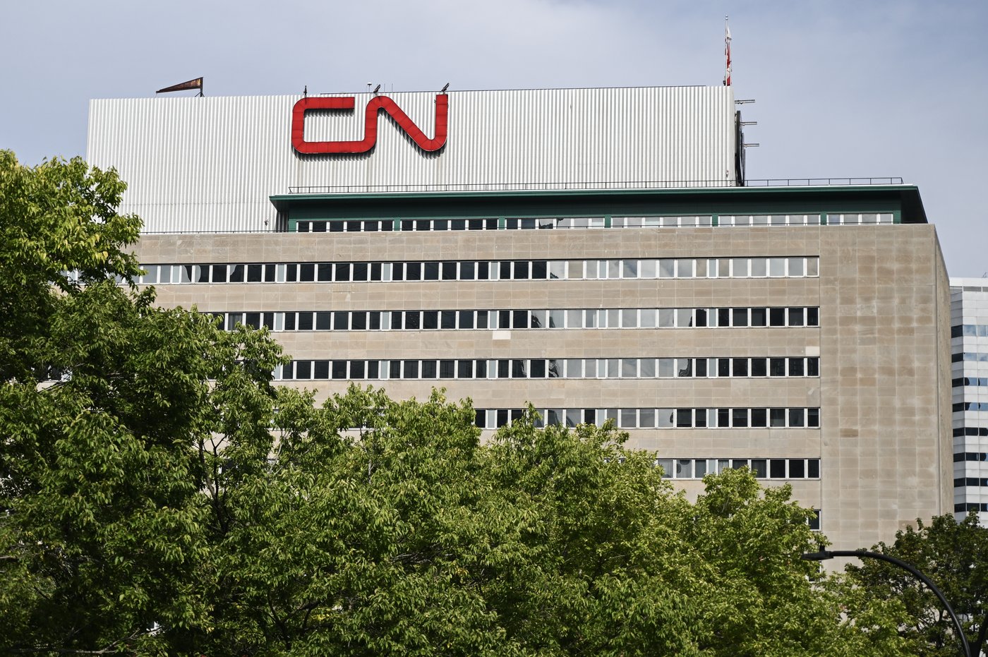 Le CN mène une enquête sur le déraillement d'un train en Ontario