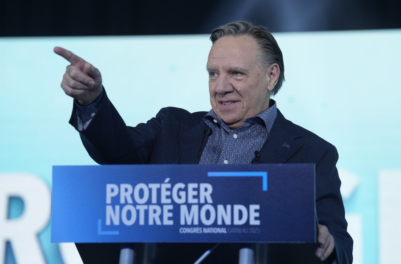 Ni le PQ ni le PLQ n'a d'équipe capable de gérer le Québec, affirme Legault