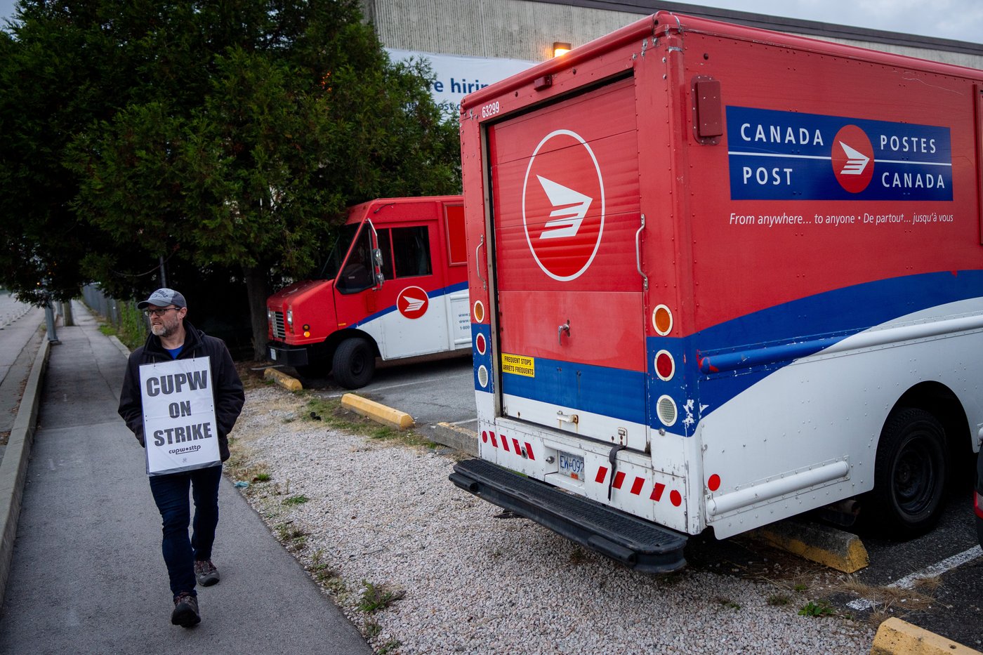 Postes Canada et le syndicat se réunissent à nouveau alors que la grève se prolonge