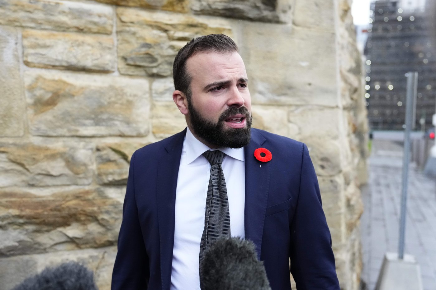 Des conservateurs exigent des explications sur une émission de CBC et APTN