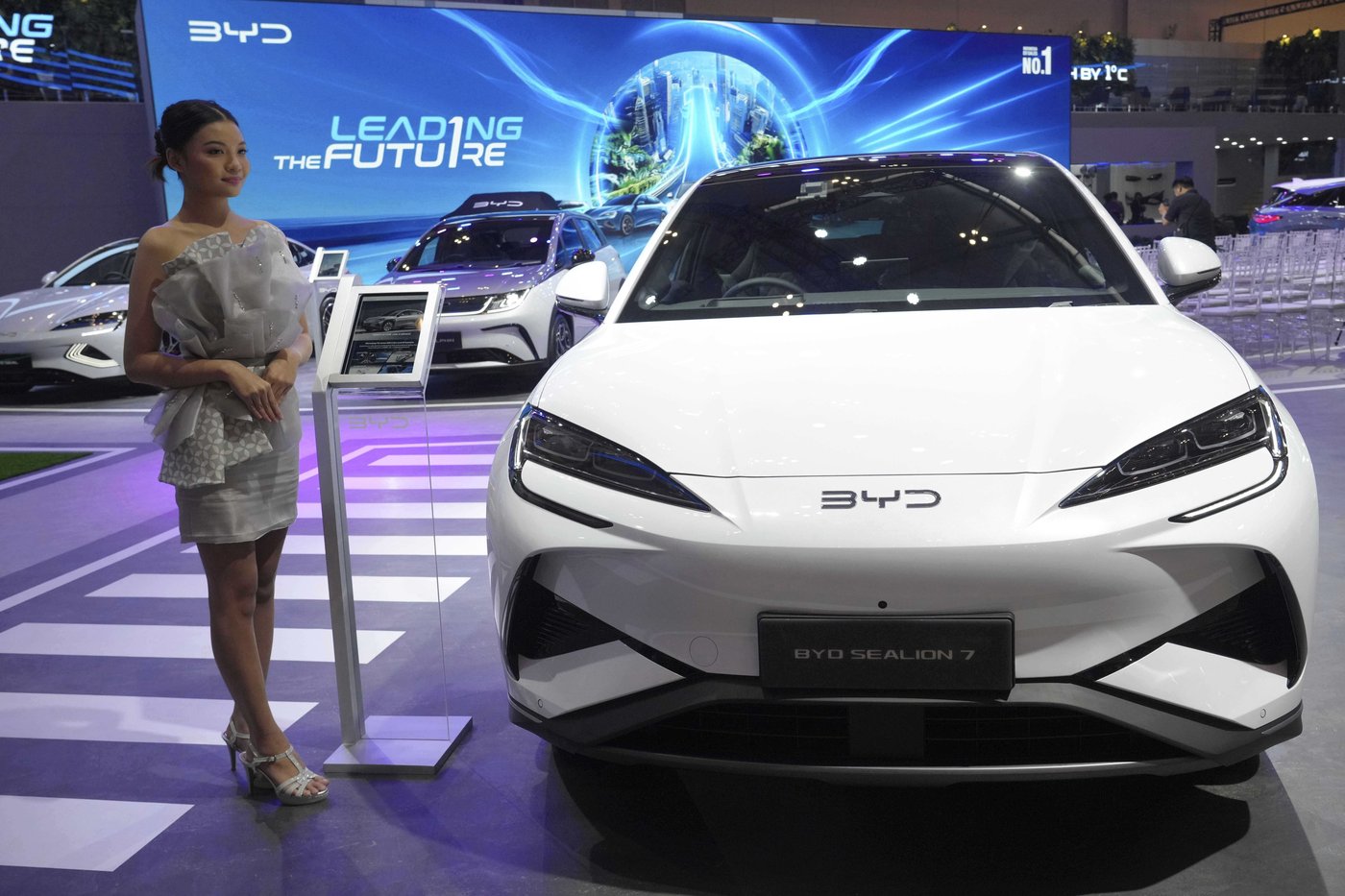 Accords avec la Chine: l'ambassadeur vante la création d'emplois liés aux VÉ