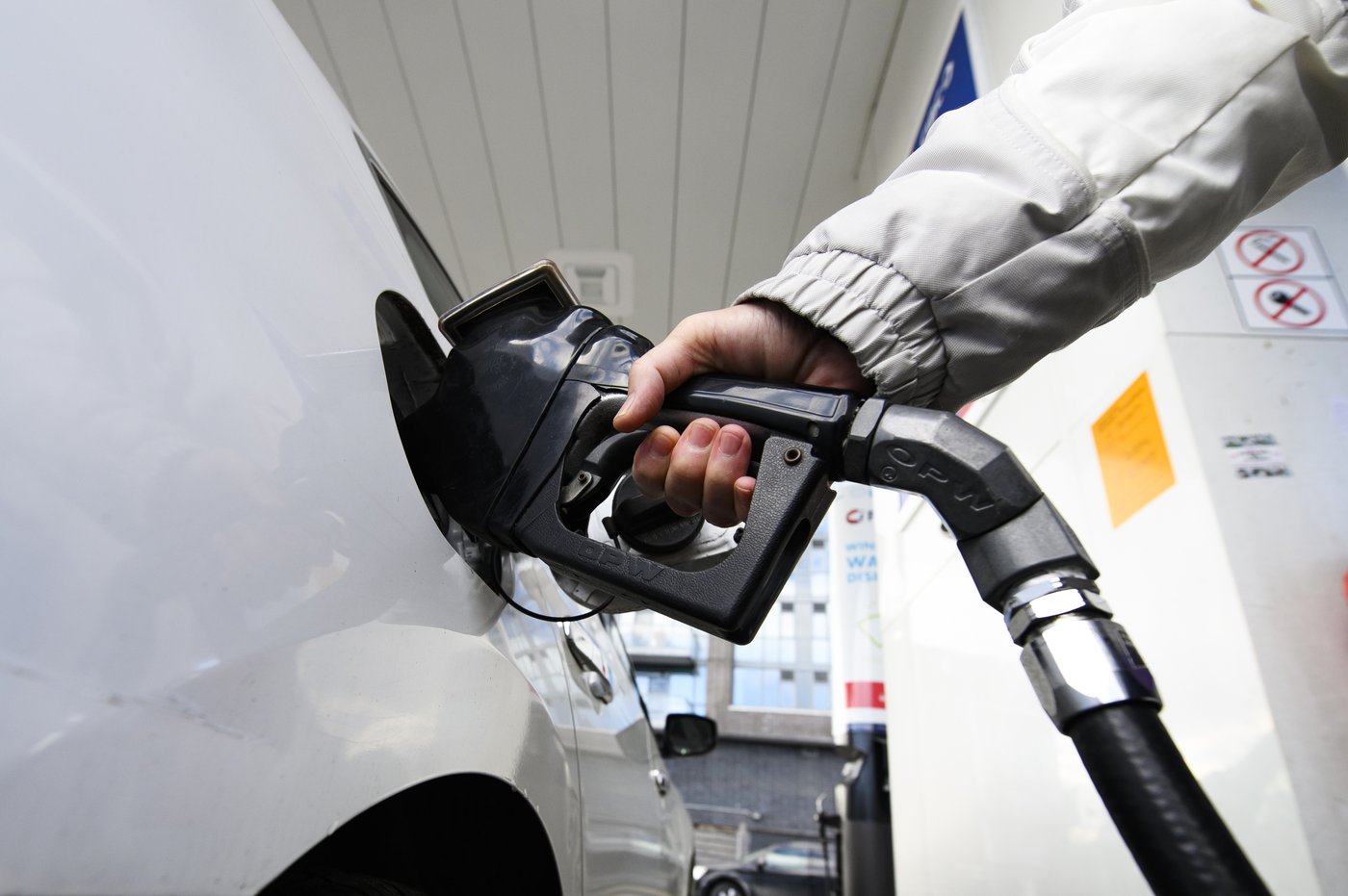 Alerte: l'inflation s'est accélérée à 2,4 % en mars au pays, selon Statistique Canada