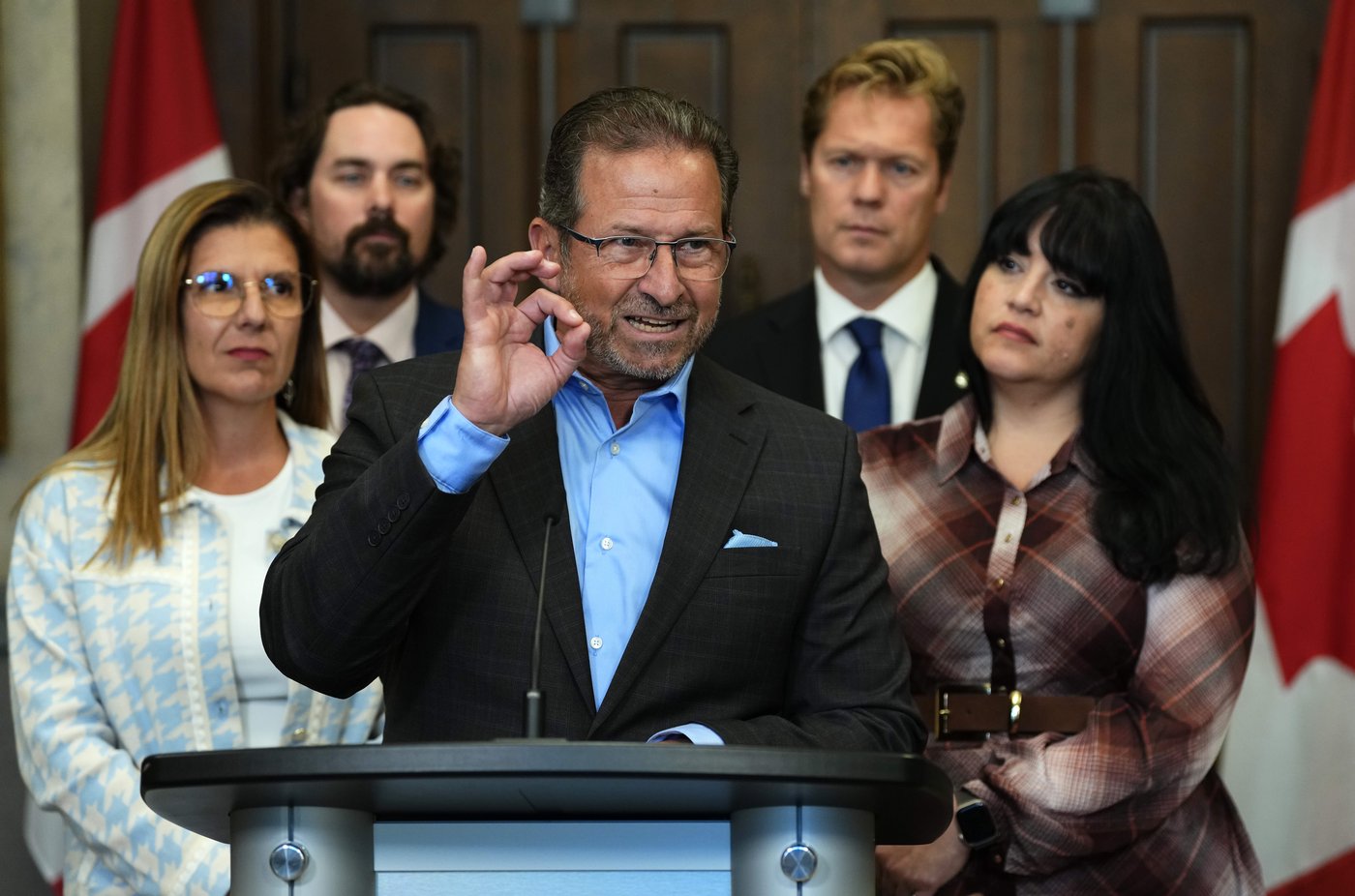Blanchet suggère qu'Ottawa pourrait céder à des pressions sur les produits laitiers
