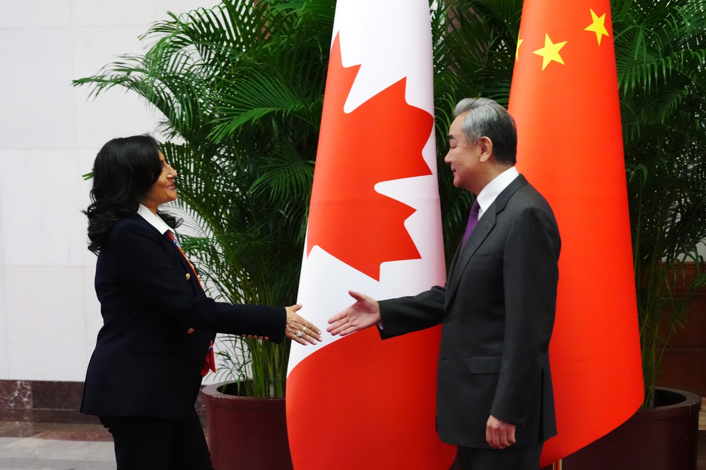 Sidhu voit d'un bon œil la visite du ministre chinois des Affaires étrangères