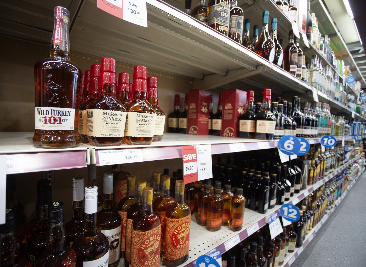 Liquidation des produits d'alcool américains dans des provinces atlantiques