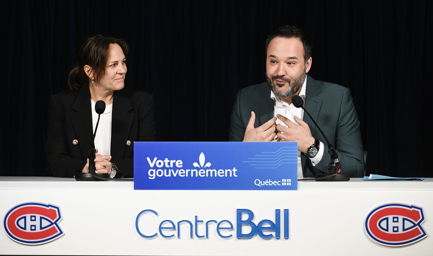 Dévoilement de plaques commémoratives sur l'histoire du hockey au Centre Bell