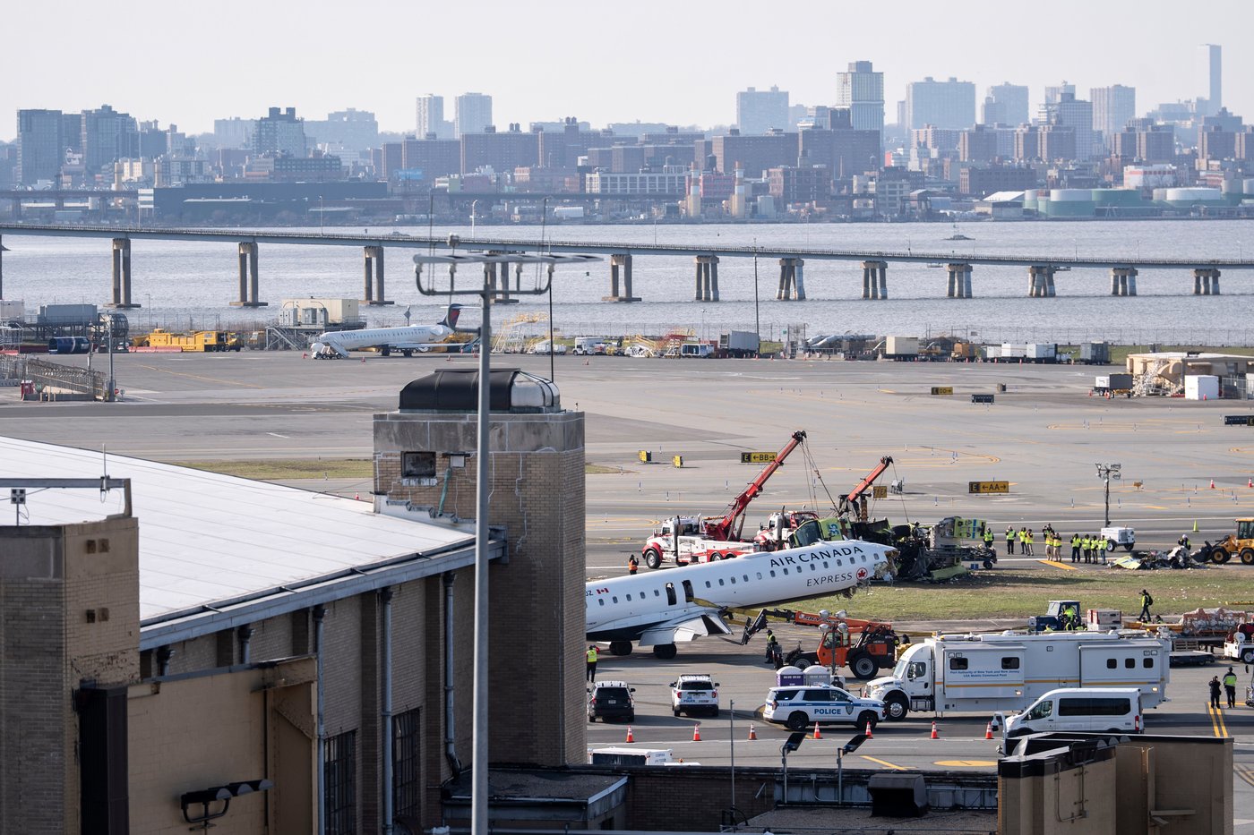 Les dépouilles des pilotes morts à l’aéroport de New York sont rapatriées