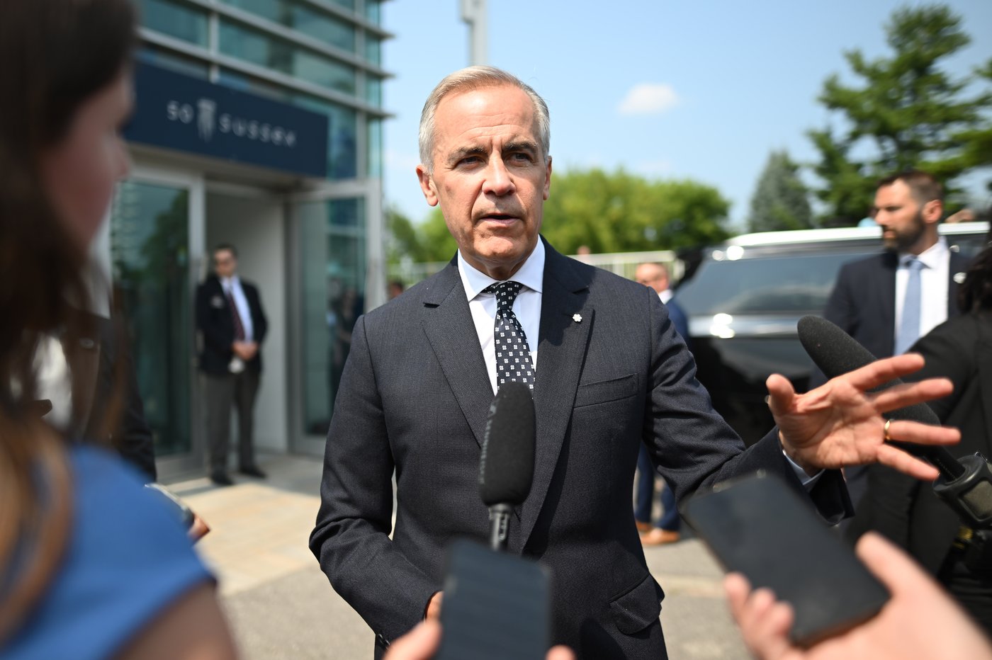 La cote d'amour envers Carney se maintient malgré une légère baisse de popularité