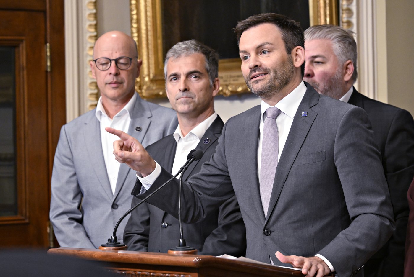 Le PQ s’oppose à la constitution québécoise de la CAQ
