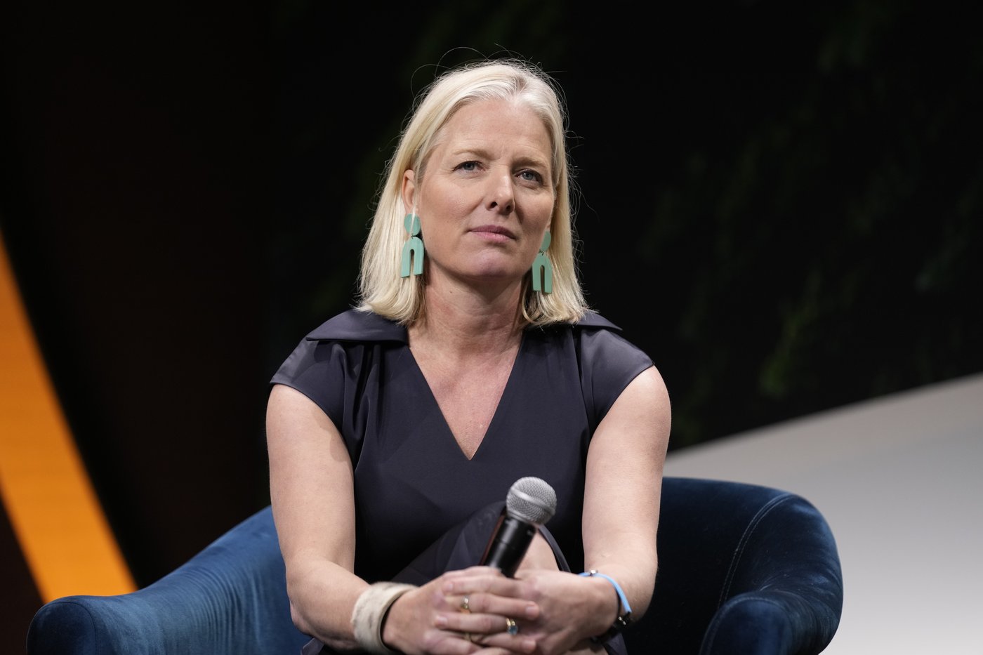 McKenna tire à boulets rouges sur les dirigeants des pétrolières canadiennes