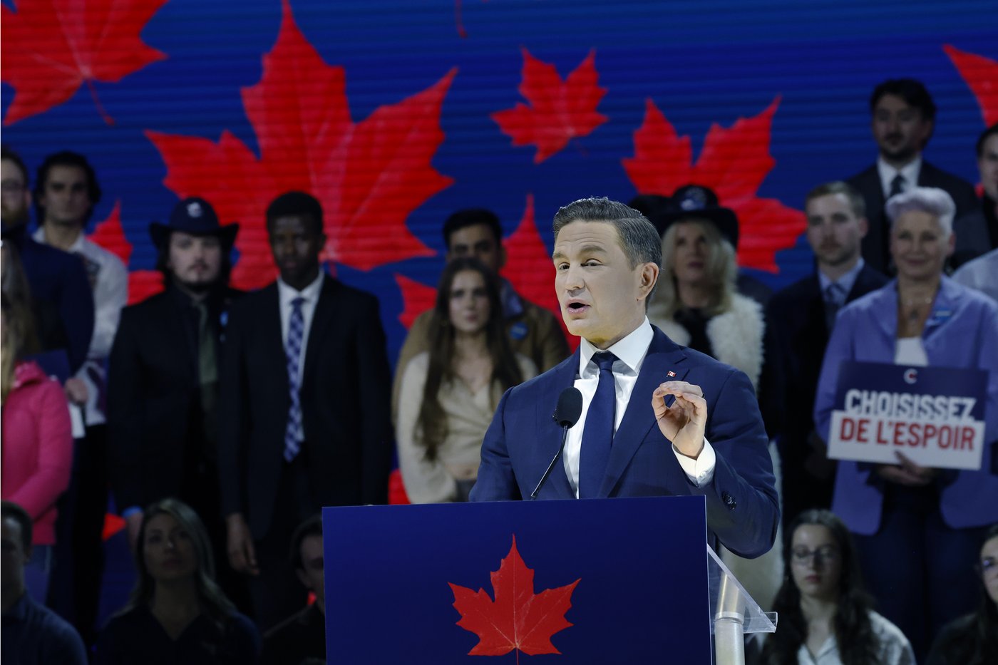 Les conservateurs cherchent à maintenir l'élan donné par leur congrès au Parlement