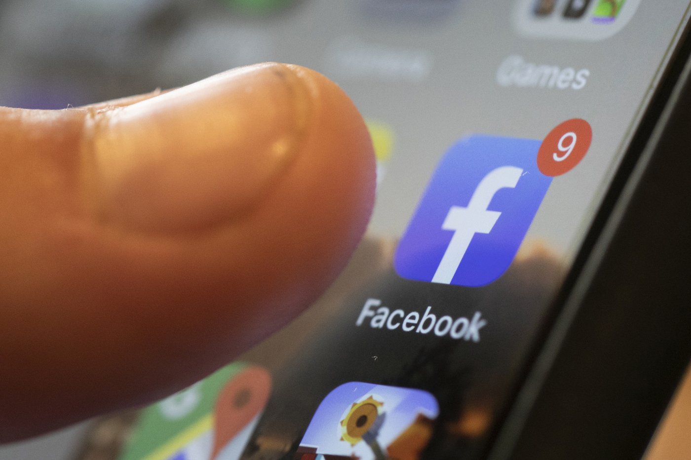 Interdire les médias sociaux aux jeunes au Canada: une idée qui divise des experts