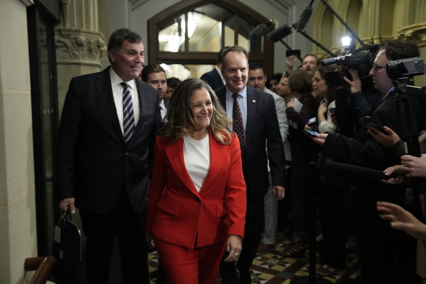 Freeland a involontairement enfreint la loi électorale, selon Élections Canada