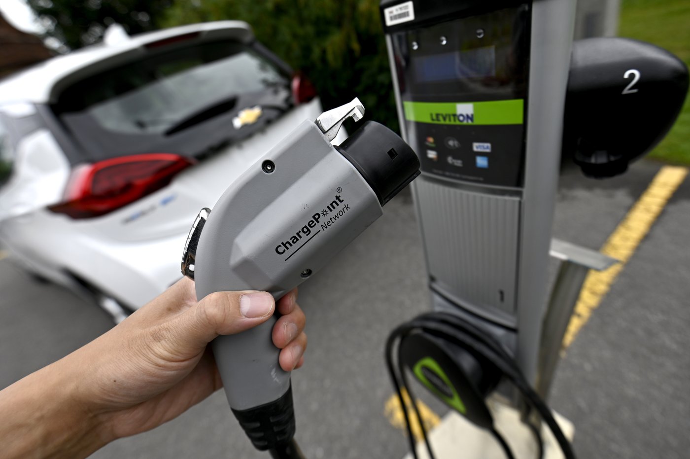 Ottawa prévoit d'ajouter 8000 nouvelles bornes de recharge pour véhicules électriques