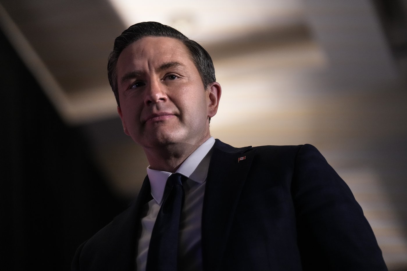 Les défections au sein du Parti conservateur soulèvent des questions de leadership