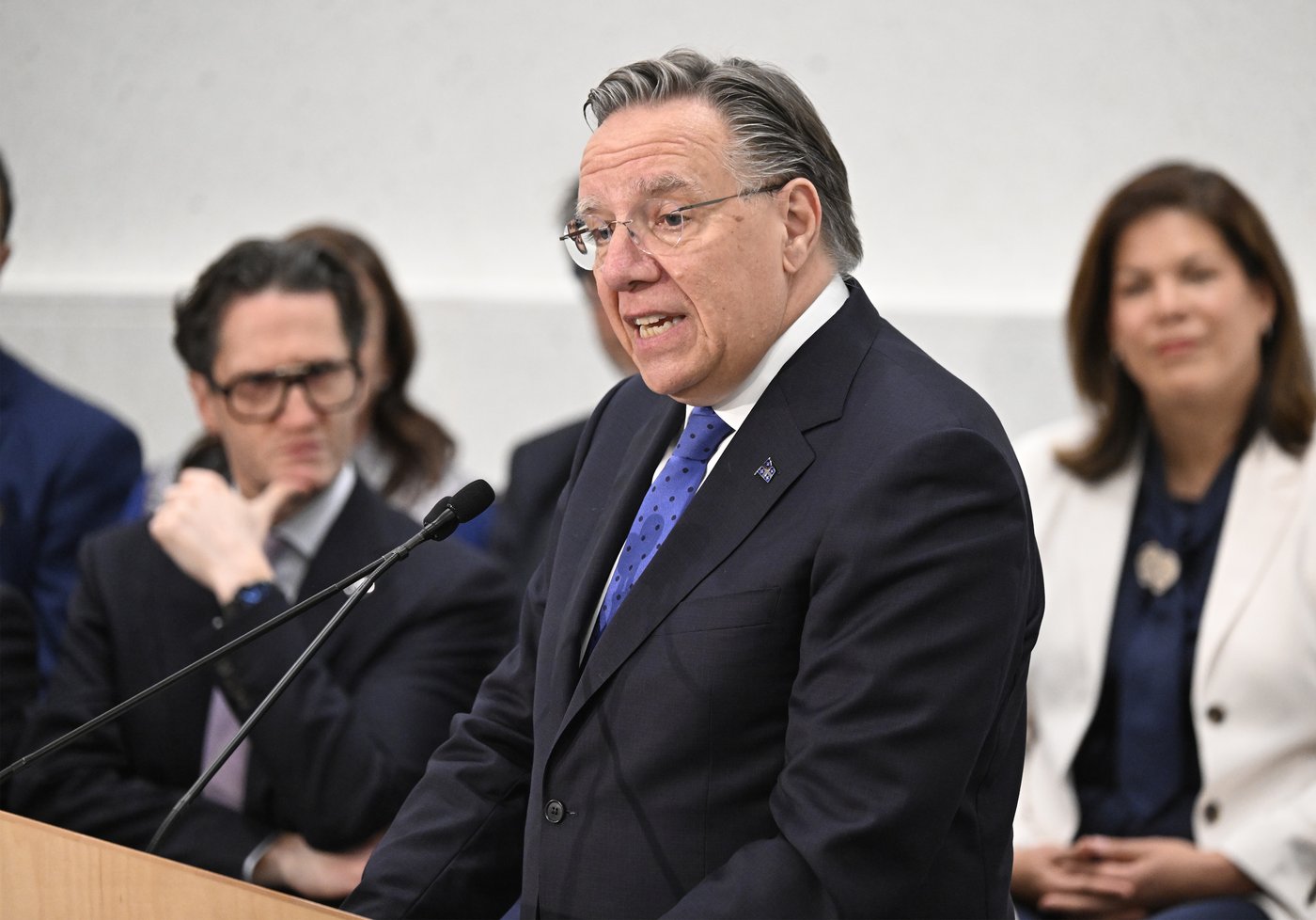 En caucus présessionnel à Gatineau, François Legault se compare à René Lévesque