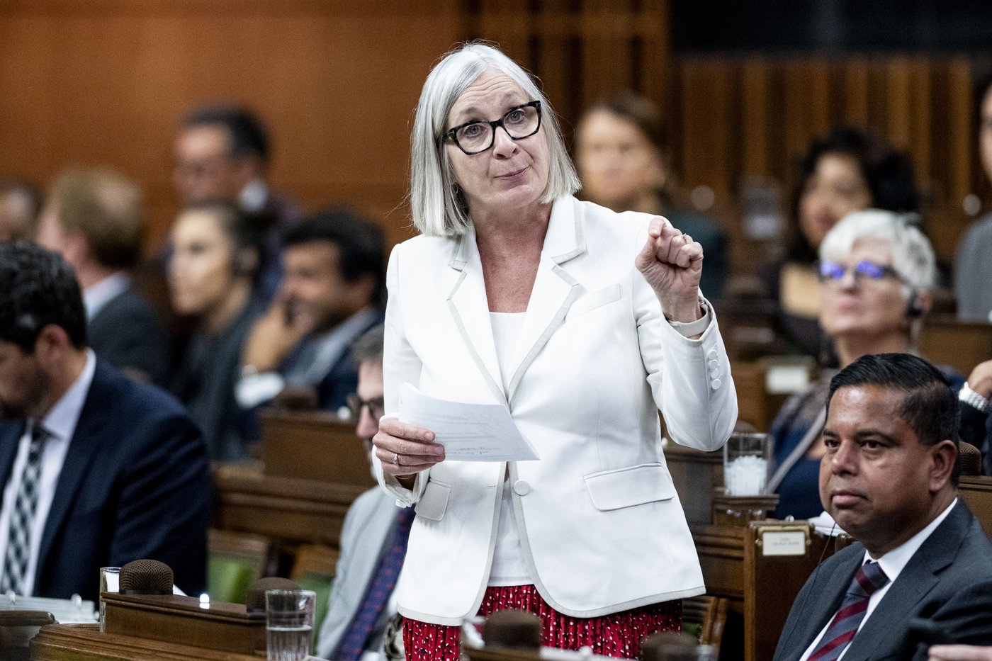 La ministre de l’Emploi exhorte Postes Canada à déposer une nouvelle offre
