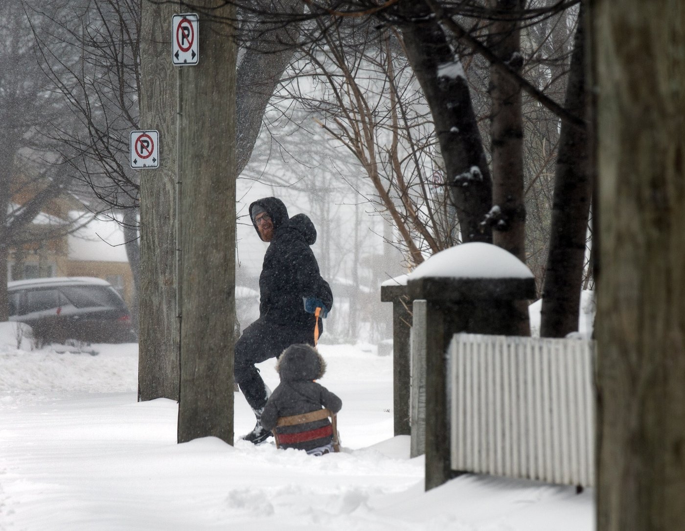 Pluie verglaçante et neige attendues en Ontario, tempête hivernale à Terre-Neuve