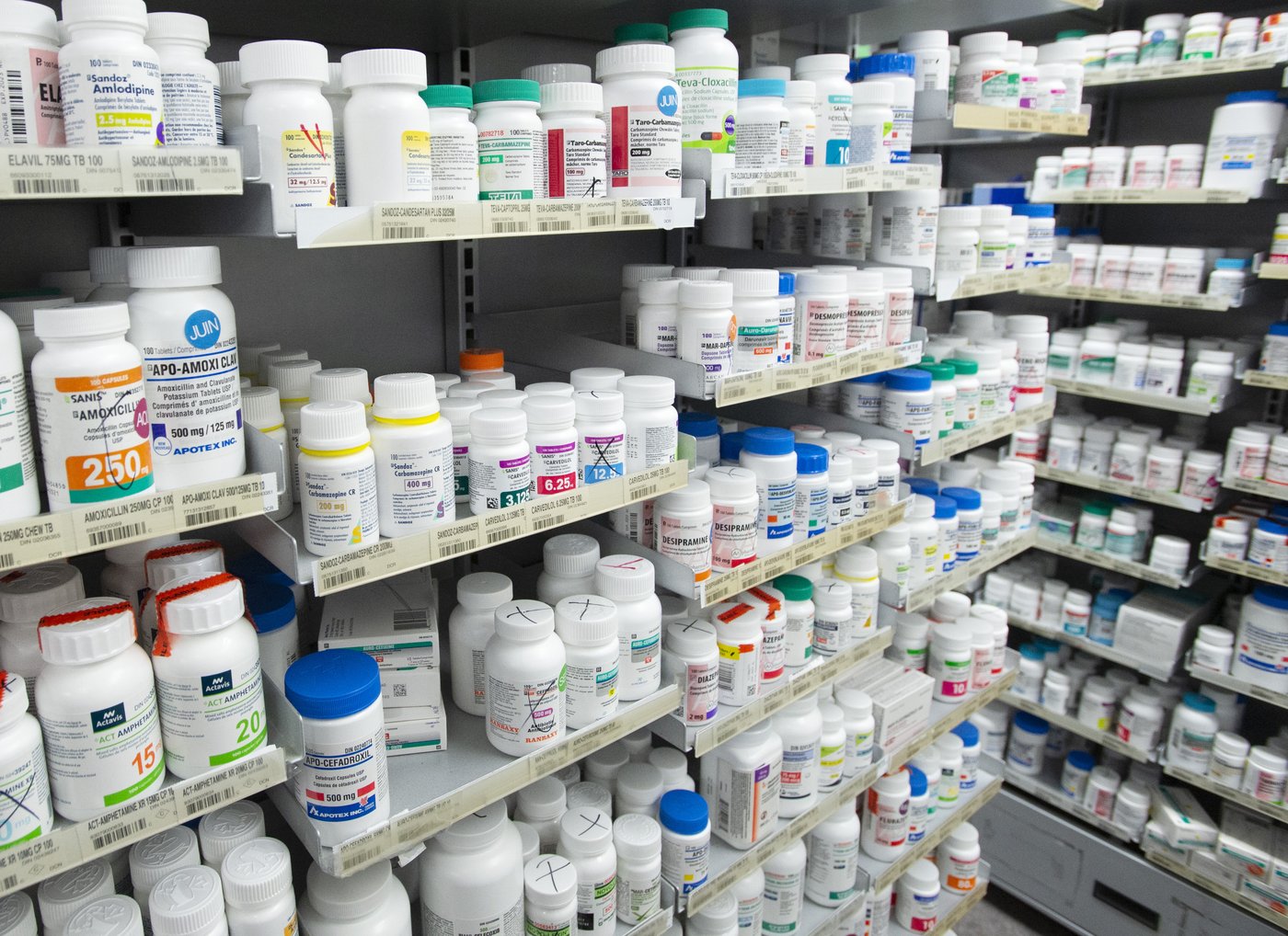 Un rapport d'experts exhorte Ottawa à financer les médicaments essentiels pour tous