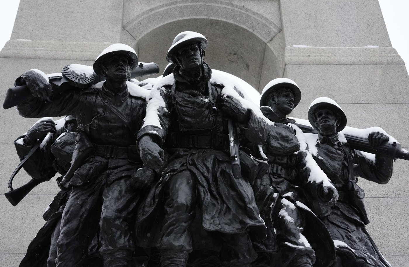 La tombe d'un soldat canadien a été identifiée dans un cimetière en France