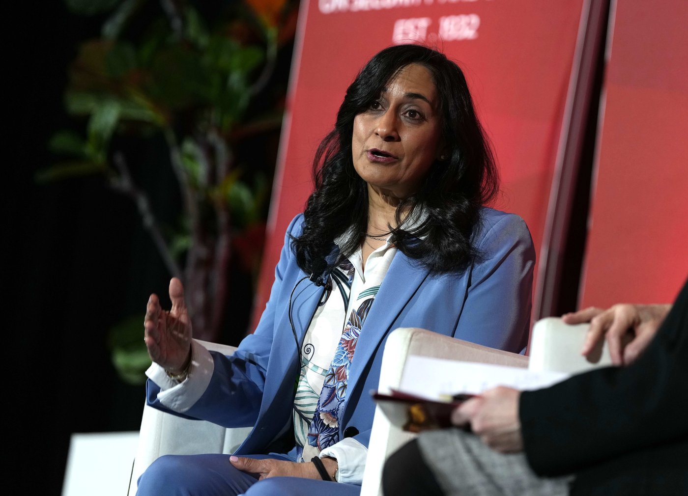 Les É.-U. et Israël n'ont pas «carte blanche» sur le droit international, dit Anand