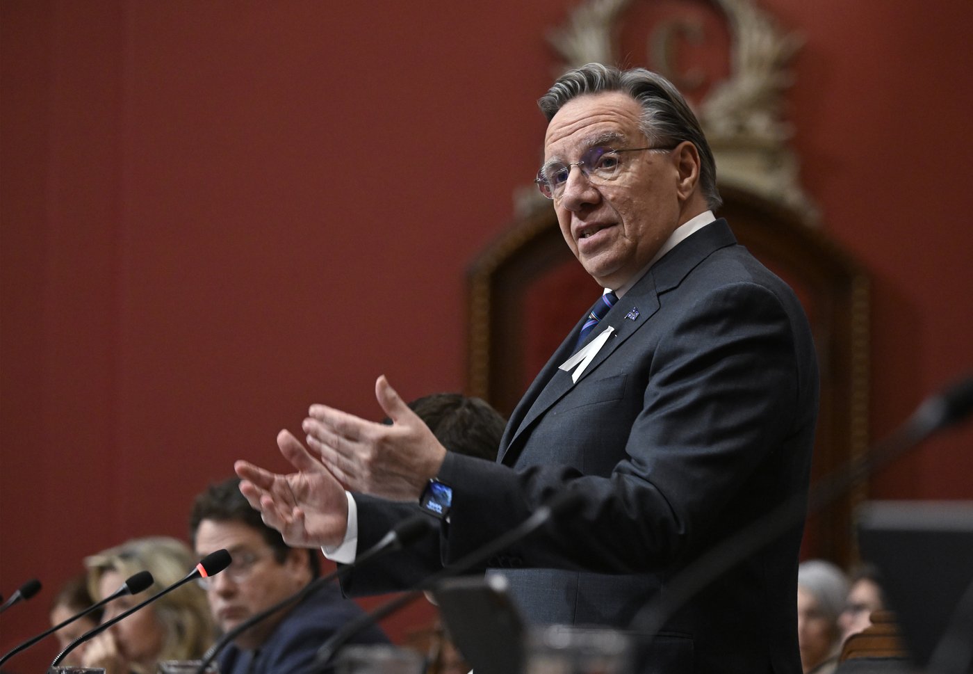 Legault rencontre les fédérations médicales, se dit ouvert à discuter de rémunération