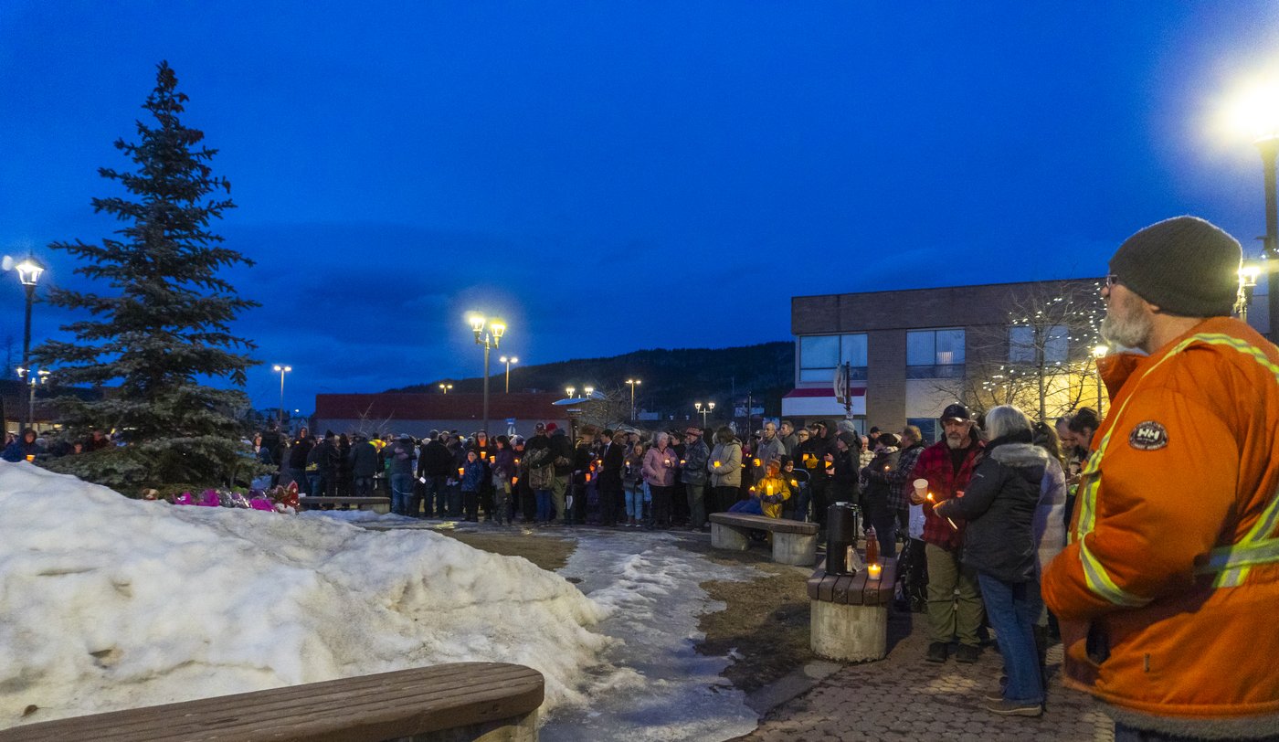 La communauté de Tumbler Ridge, «une grande famille», se rassemble lors d'une veillée