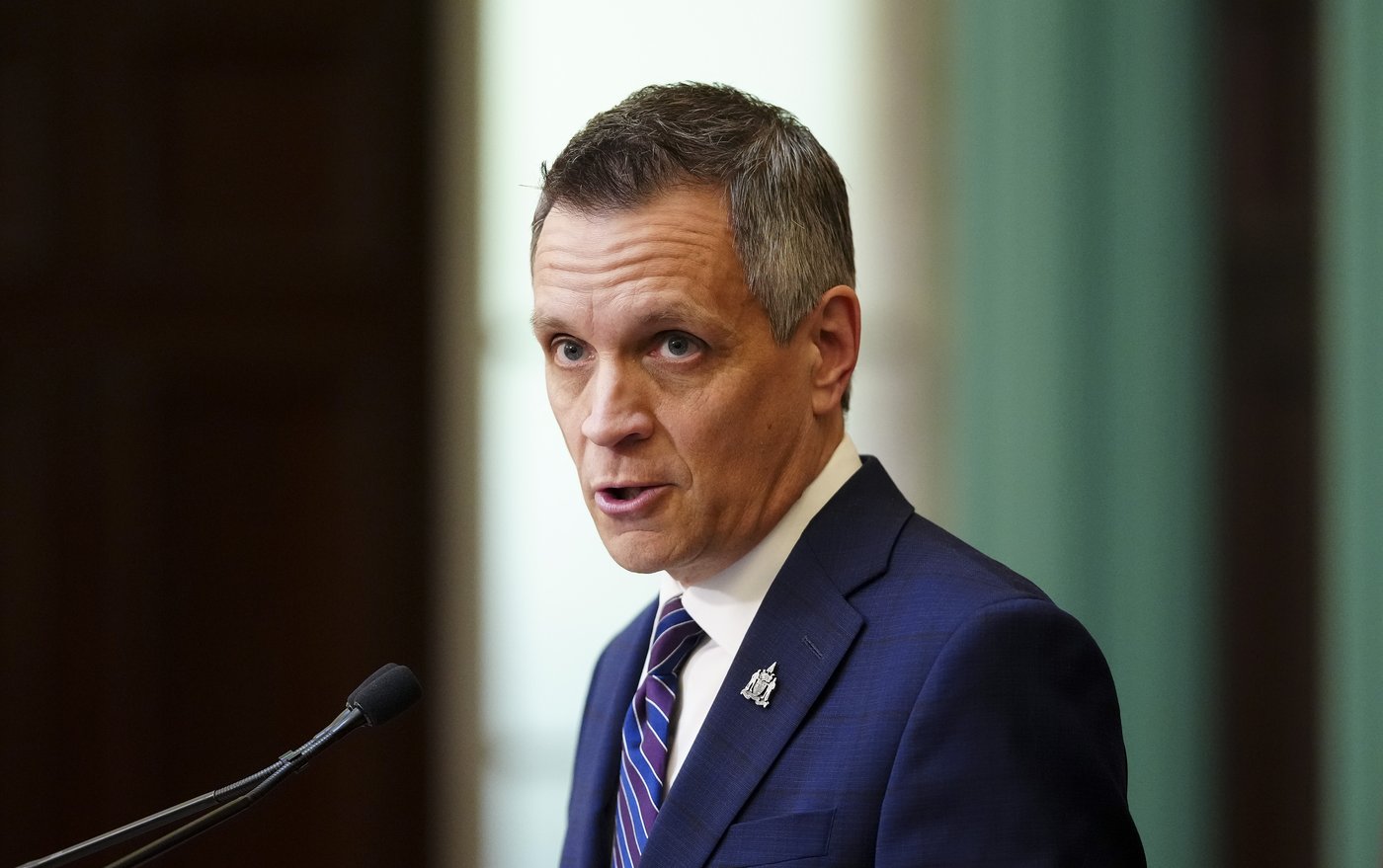 Le maire d'Ottawa promet de mettre fin à l'itinérance chez les jeunes d'ici cinq ans