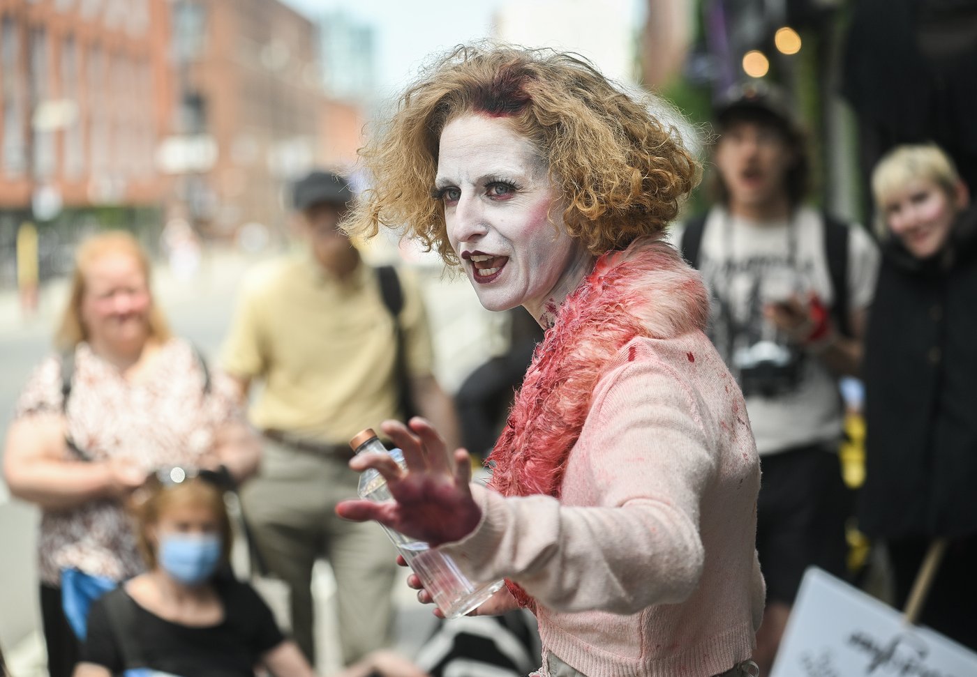 Des Montréalais guettent le fantôme de Mary Gallagher