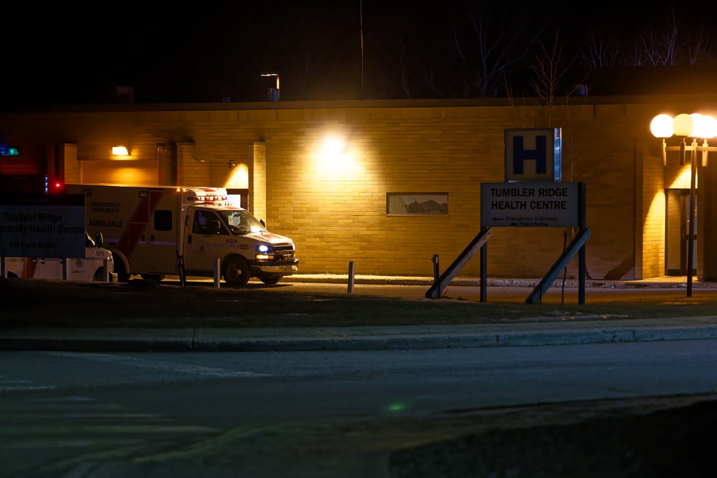 L'enquête se poursuit à Tumbler Ridge au lendemain de la tuerie de masse