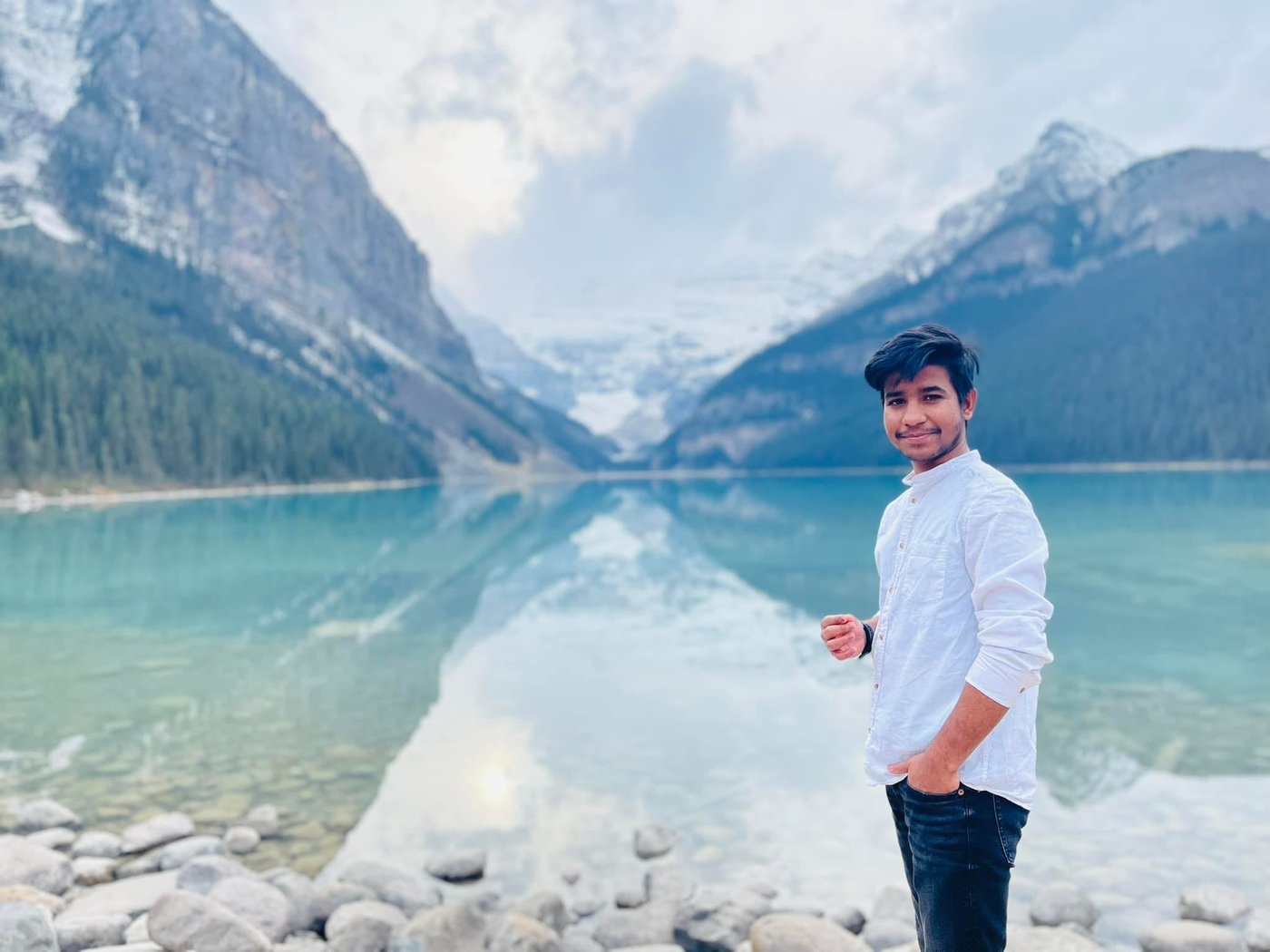 Un demandeur d'asile bangladais détenu par l'ICE est interdit de séjour au Canada
