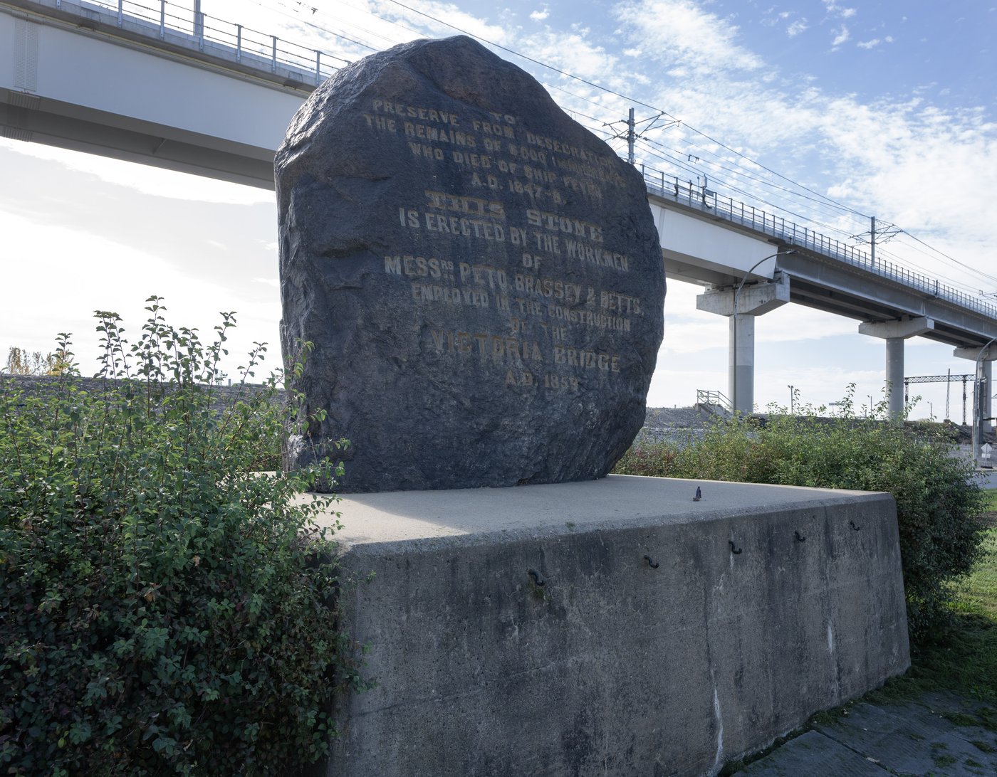 Le gouvernement du Québec accorde 600 000 $ au Monument irlandais de Montréal