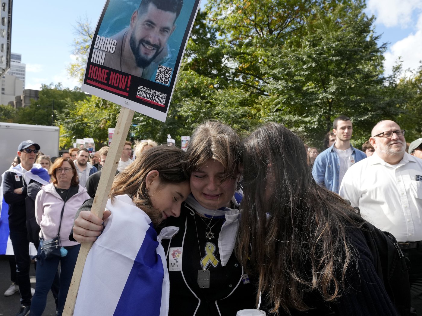 Les familles des victimes canadiennes du Hamas veulent rencontrer Mark Carney