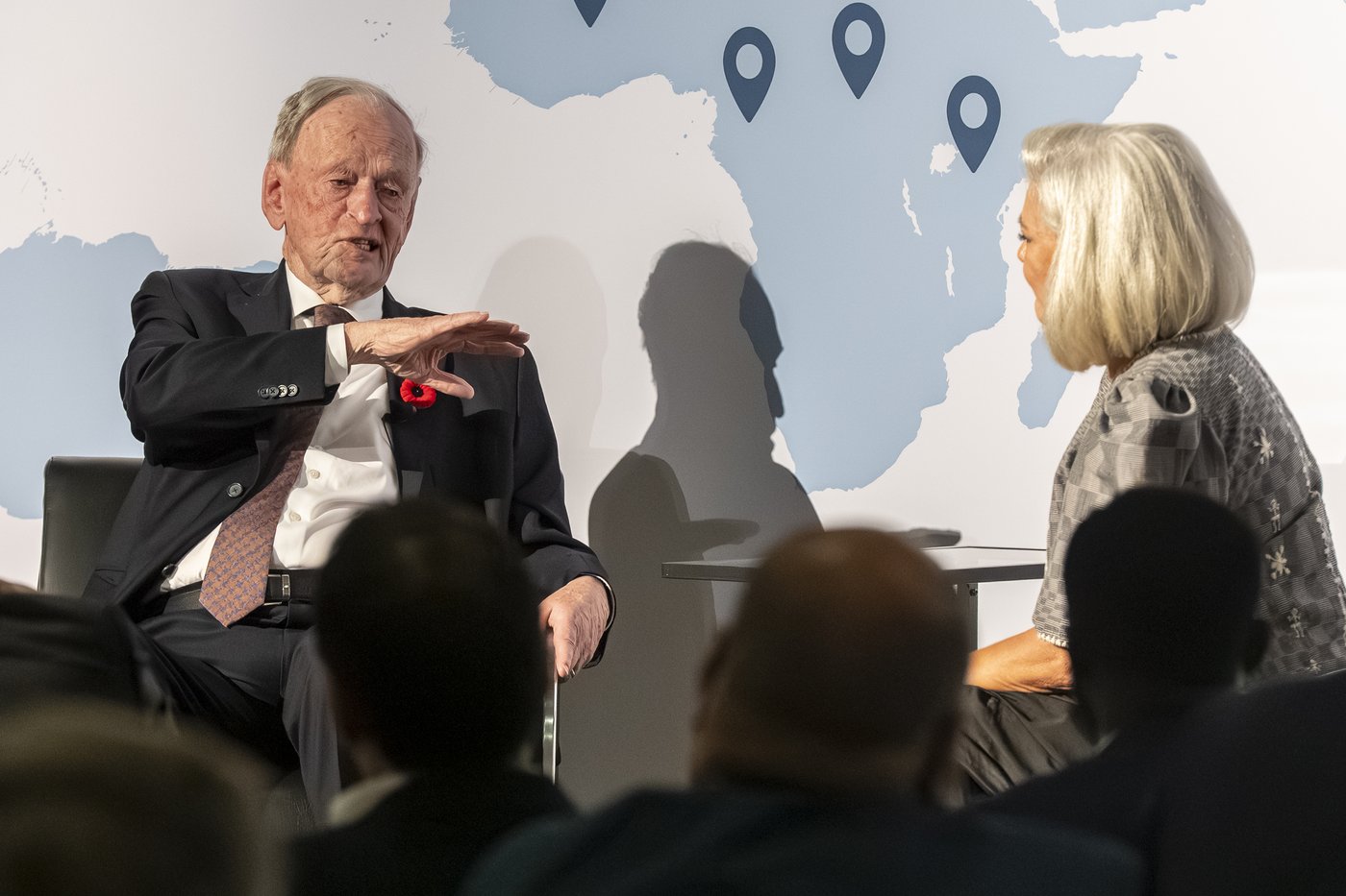 Les provinces ont recours trop vite à la clause dérogatoire, selon Jean Chrétien