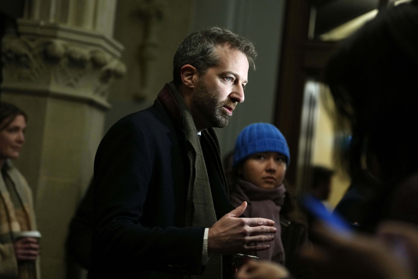 Accusé de réécrire l'histoire de la Conquête, Carney défendu par des libéraux