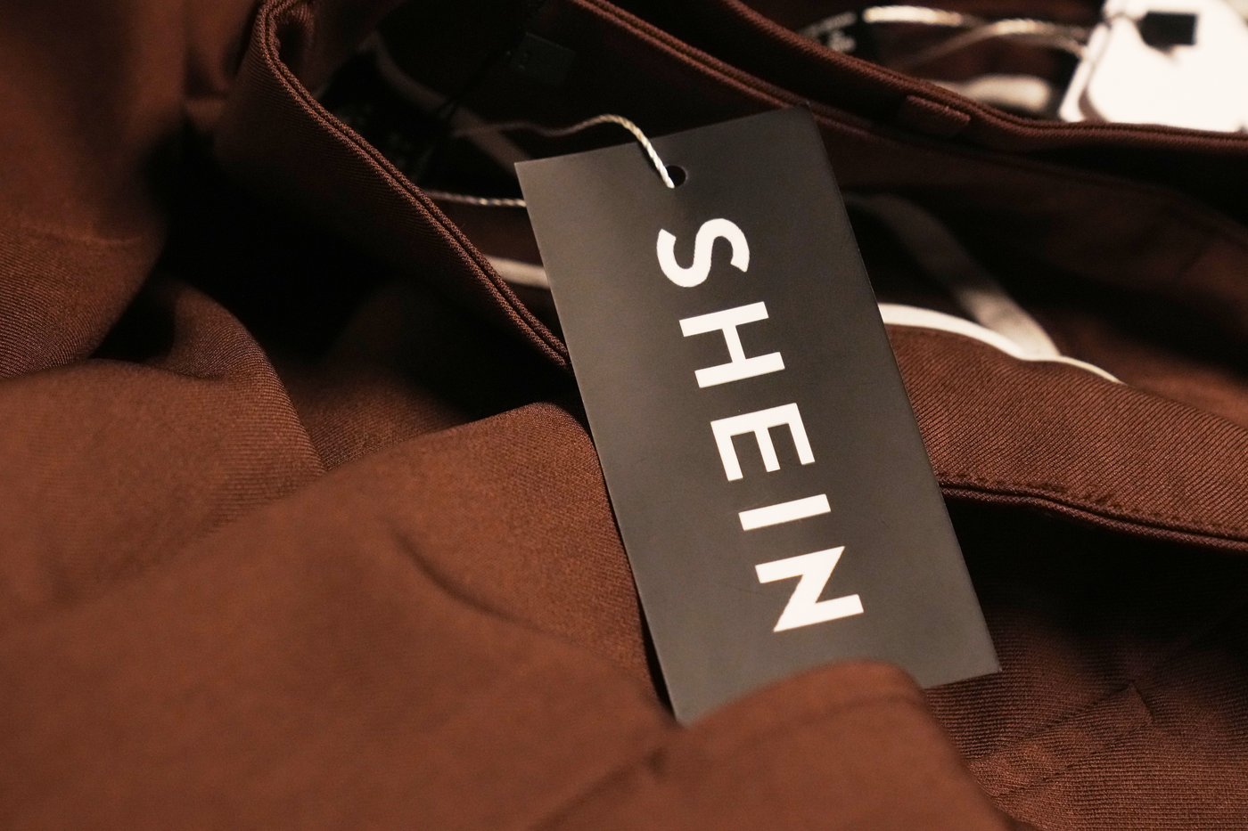 Un sondage met en lumière l'ambivalence des Canadiens envers la «fast-fashion»