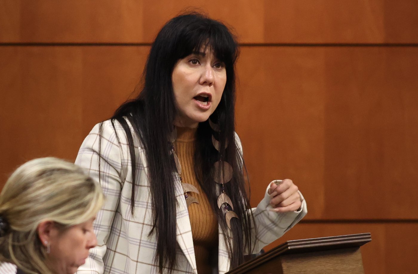 La députée Leah Gazan appuie Avi Lewis dans la course à la direction du NPD